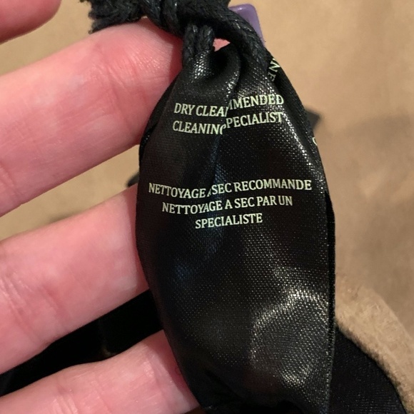 BlankNYC Faux Suede Leggings in Tan size 25 NWT - Picture 6 of 6